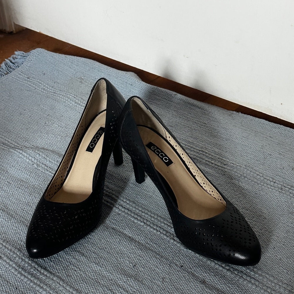 ECCO Black Heels